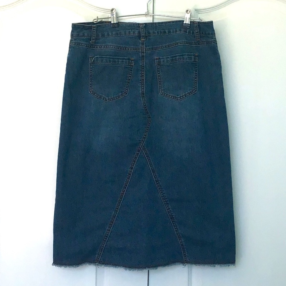 Cato skirts - Picture 2 of 3